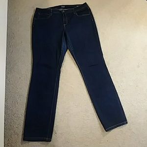 Skinny jeans by a.n.a